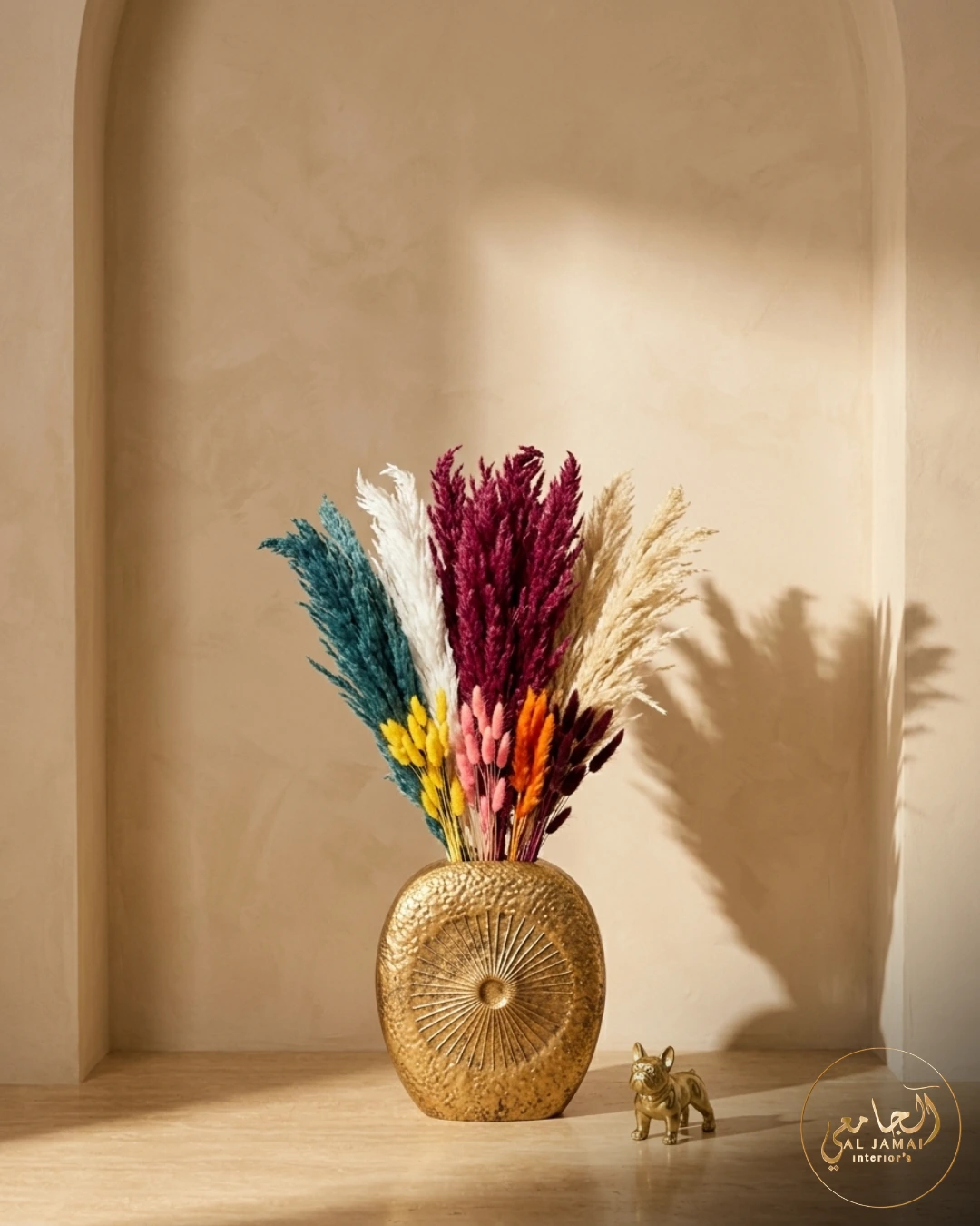 Vase sculptural doré