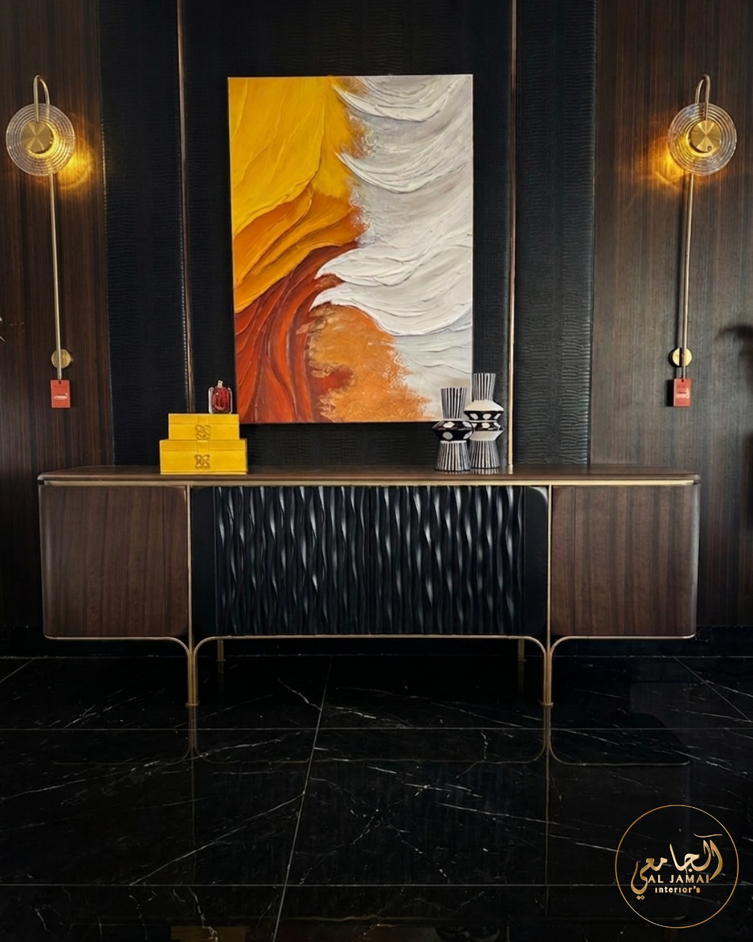 Buffet bois foncé panneau noir texturé