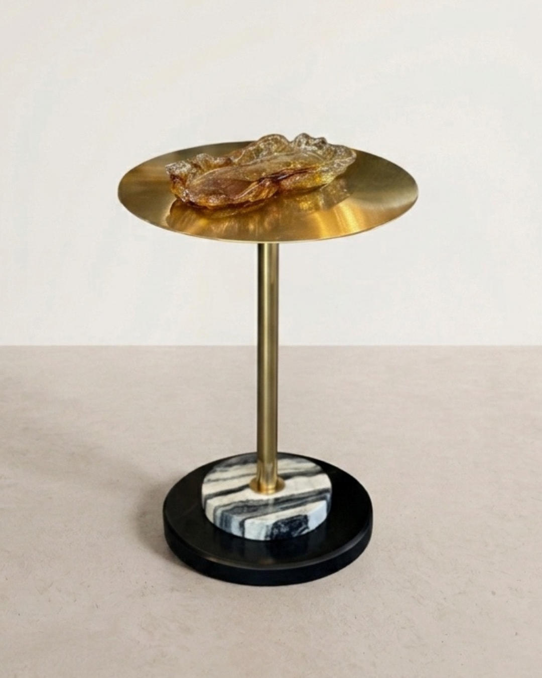 Table d'appoint dorée socle marbre